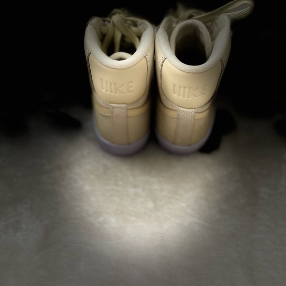 Nike Cream High-Top Sneakers Classic Canvas Design - Picture 6 of 11